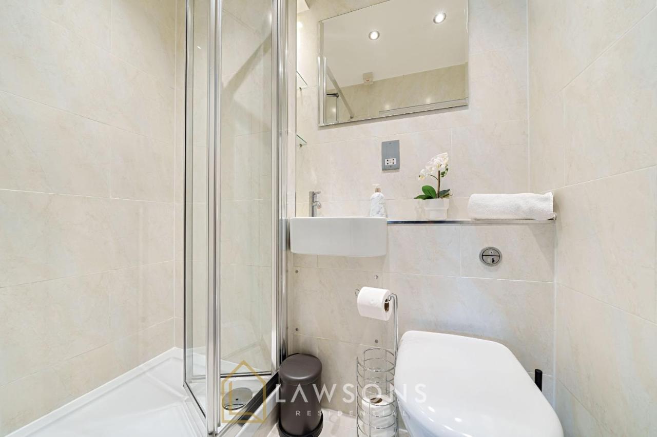 Stylish Living By Lawsons - 3 En Suites Windsor Bagian luar foto