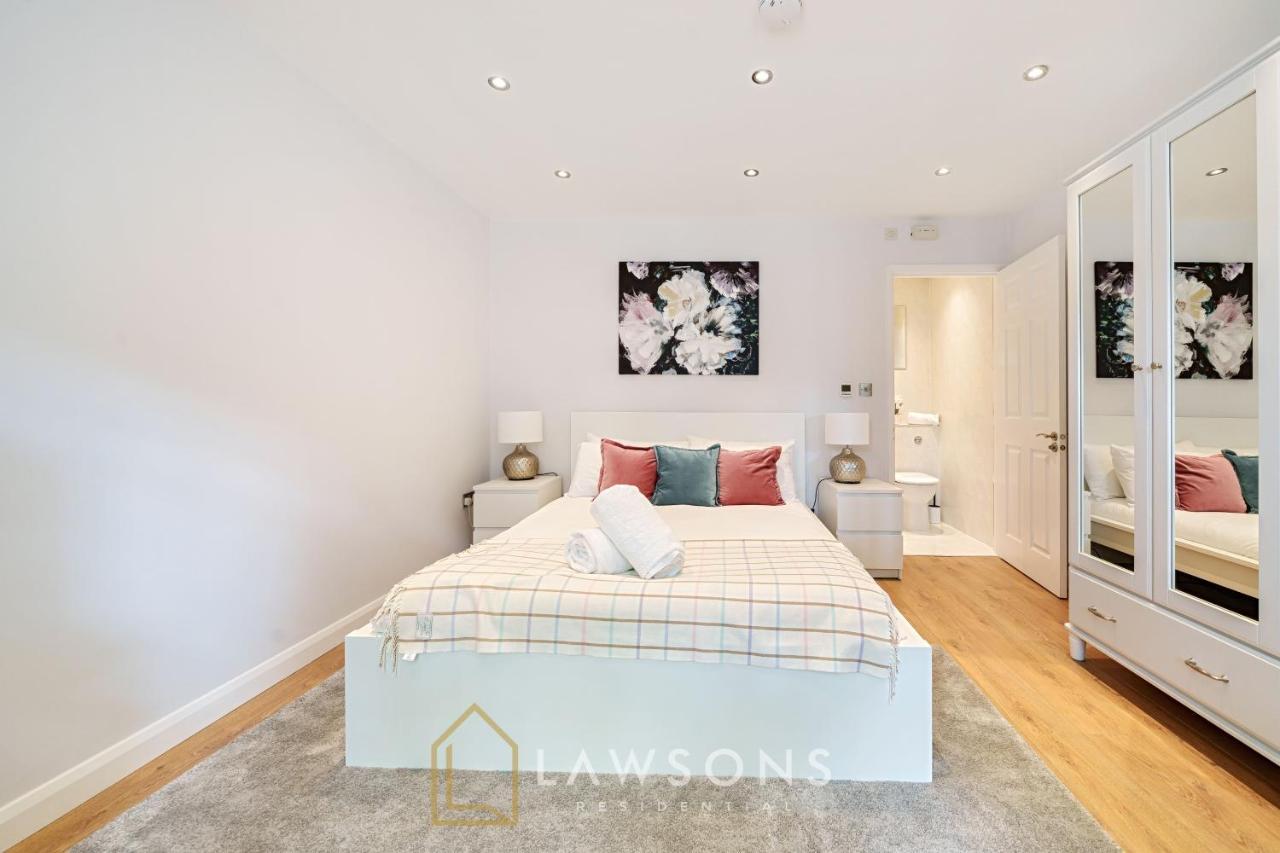Stylish Living By Lawsons - 3 En Suites Windsor Bagian luar foto