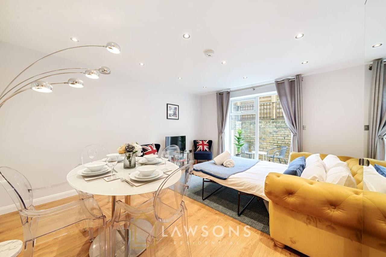 Stylish Living By Lawsons - 3 En Suites Windsor Bagian luar foto