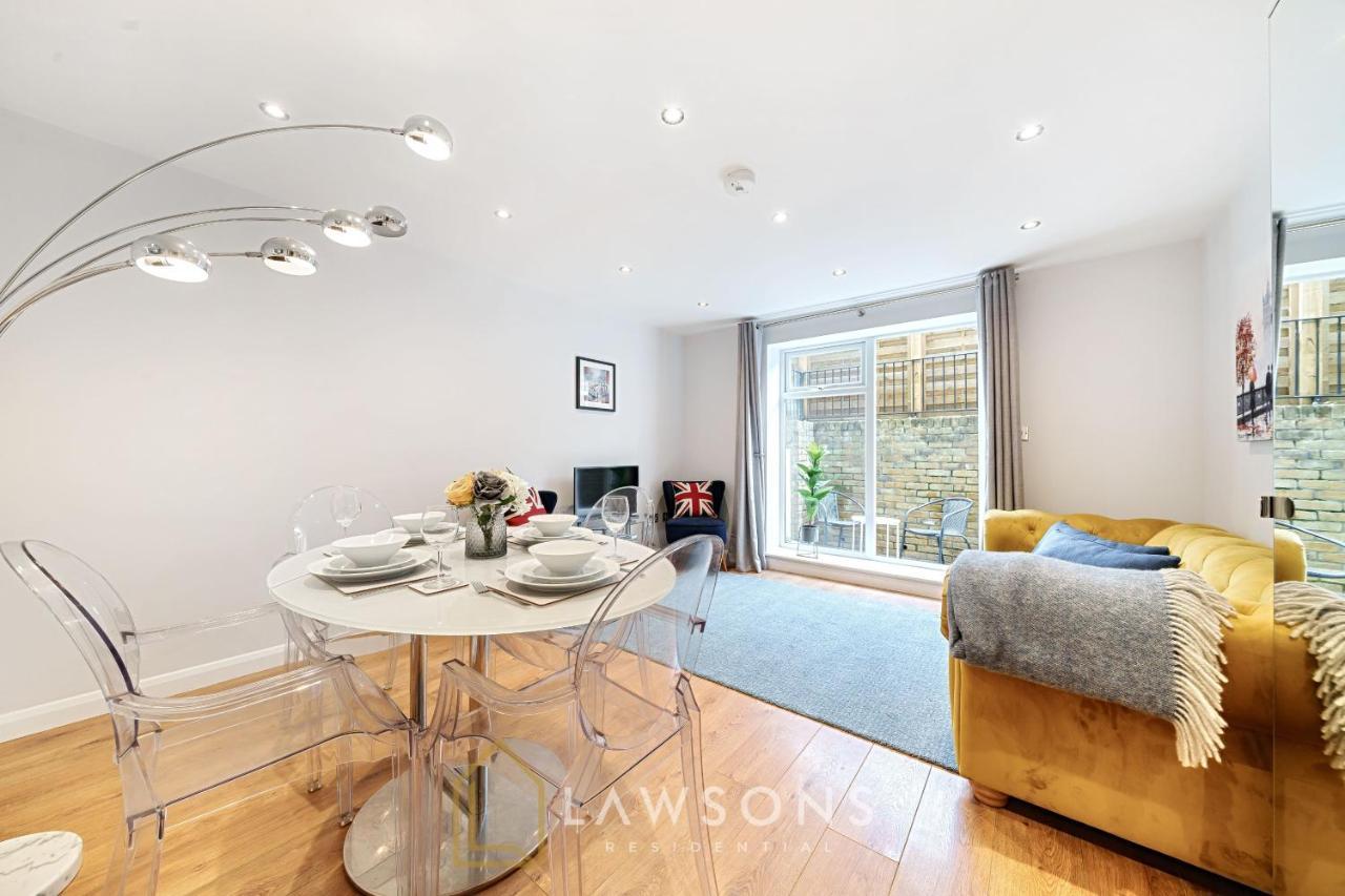 Stylish Living By Lawsons - 3 En Suites Windsor Bagian luar foto