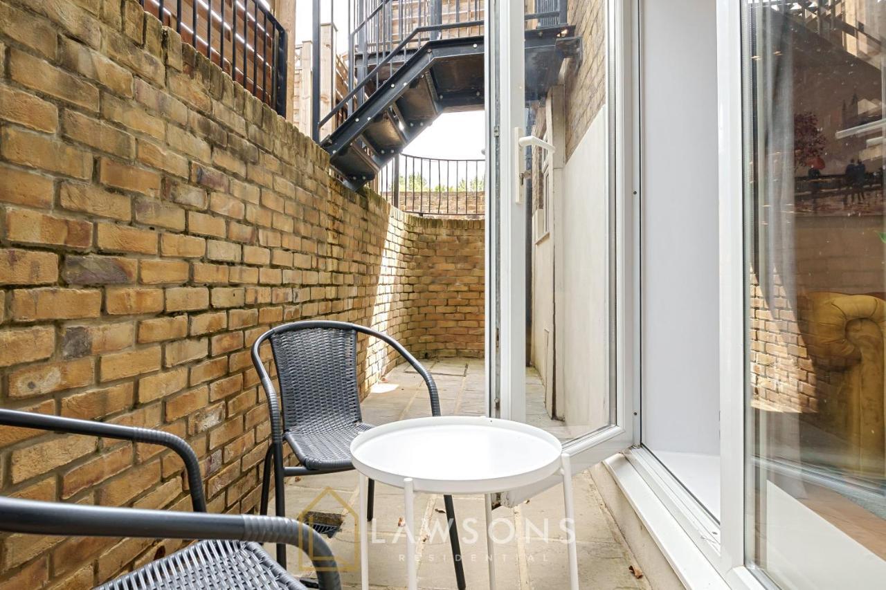 Stylish Living By Lawsons - 3 En Suites Windsor Bagian luar foto